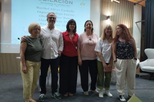 260612-IESAV-Jubilaciones-0 Llanos, Alberto, Mónica, Maribel y Amparo, compañero que se jubilan en 2026, junto a la directora Margarita Pérez Calatayud (a la derecha)